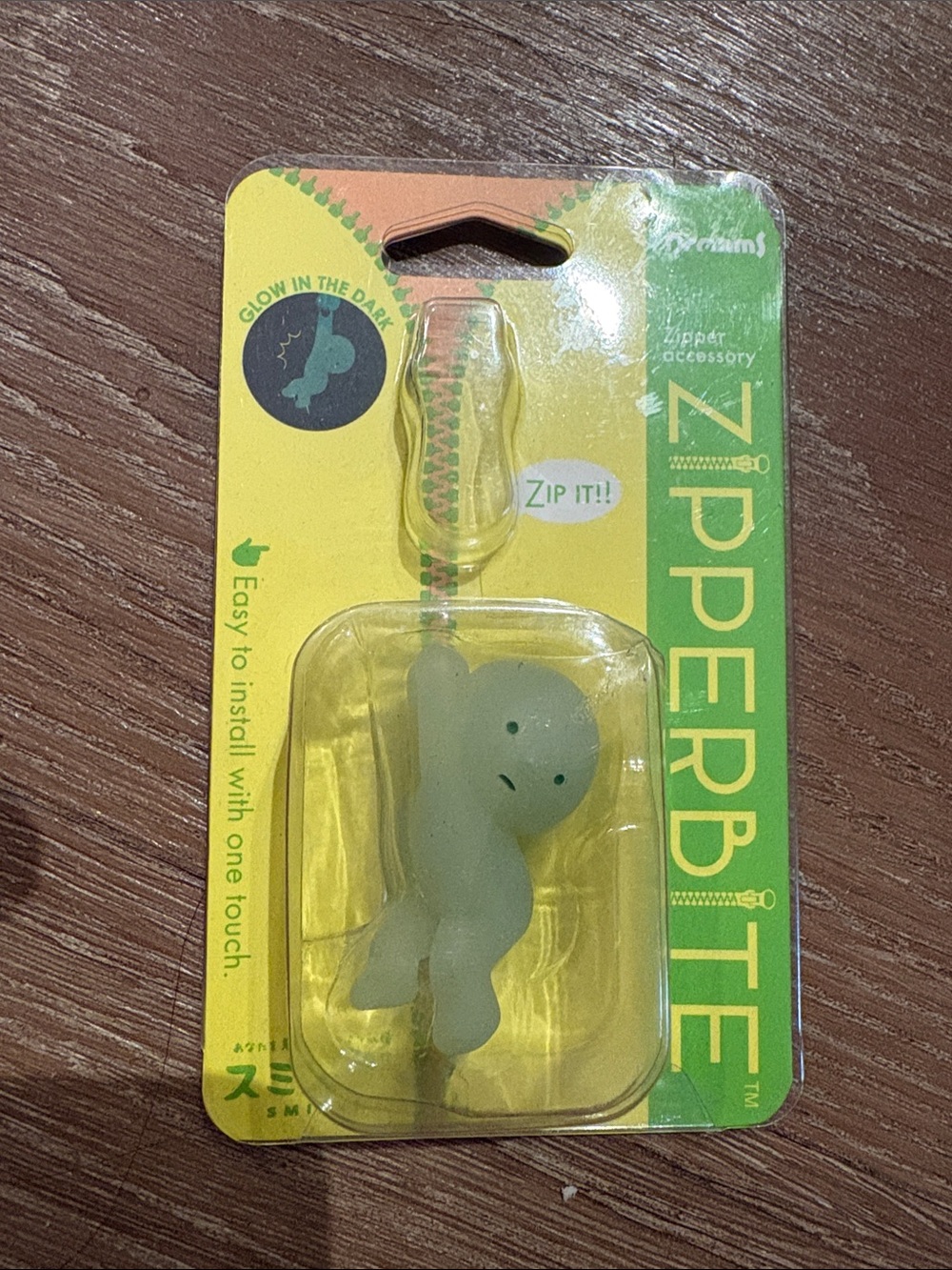 Smiski zipper bite